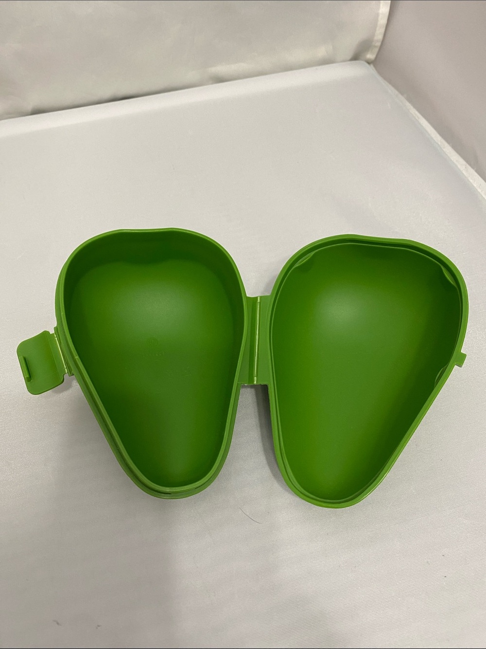 Tupperware Produce/Snack Container - Picture 7 of 16